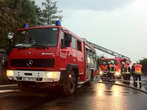 Unser Tanklöschfahrzeug nahm das 1. Rohr vor und speiste die Drehleiter der BF Giessen ein.