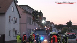 Auch die Drehleiter der Berufsfeuerwehr Gießen war vor Ort