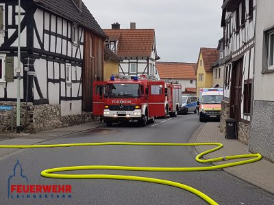 Blick auf die Straße vor dem Einsatzort